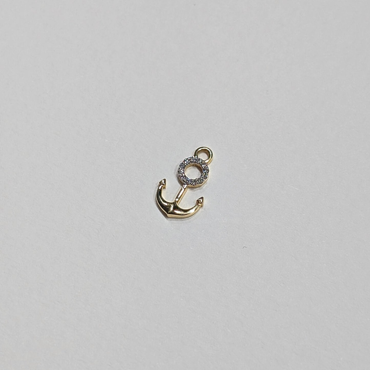 The Anchor Pendant – 18K Gold with Diamonds