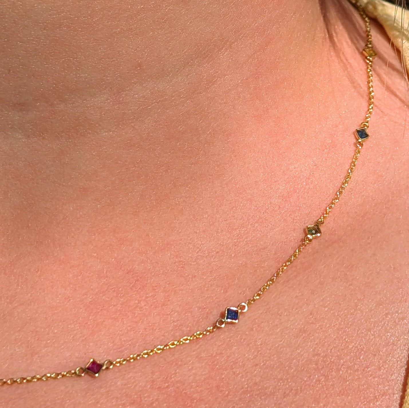 The Sapphire Strand – 18K Gold Necklace with Multicoloured Sapphires