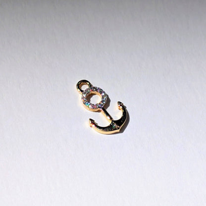 The Anchor Pendant – 18K Gold with Diamonds