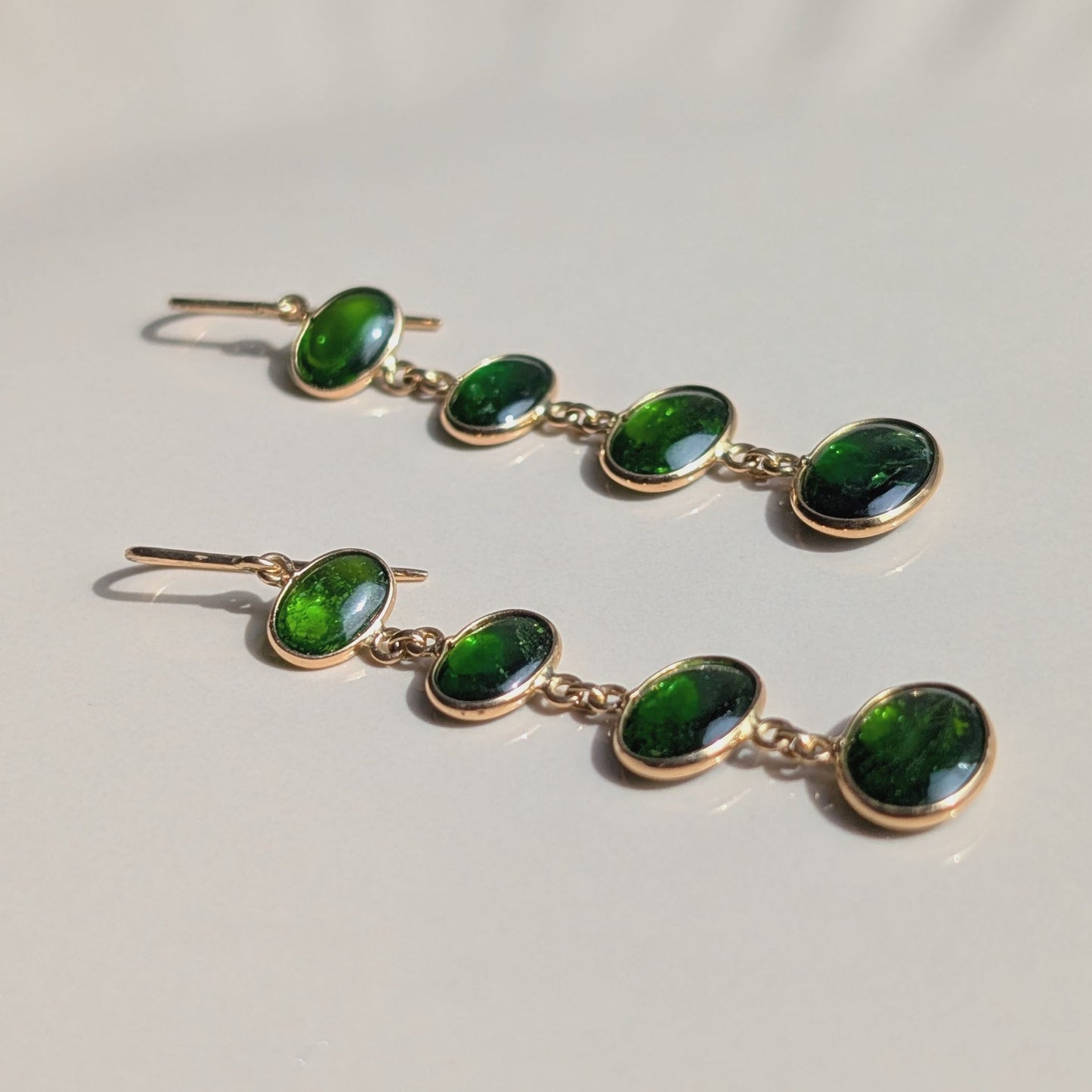 Verdant Flow – 18K Chrome Diopside Earrings