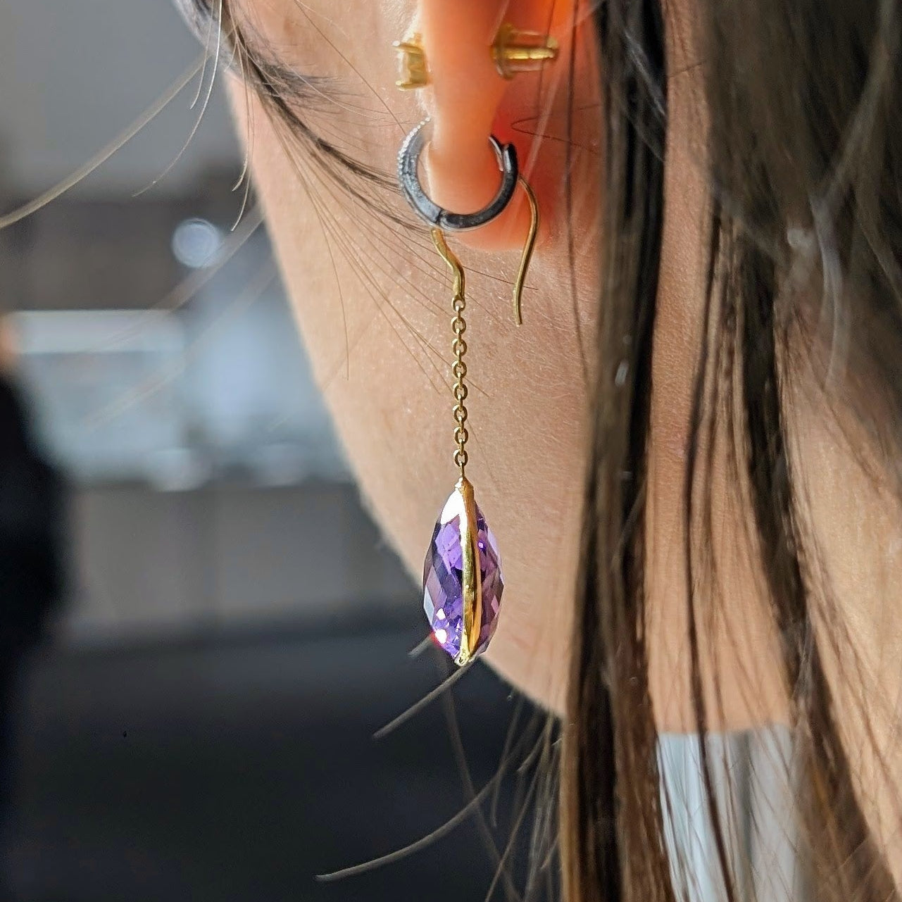 Violet Drop – 18K Amethyst Chain Earrings
