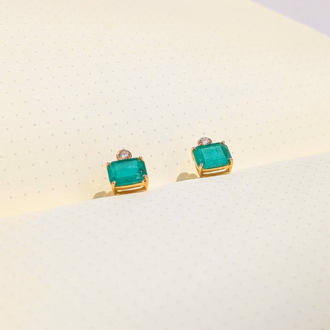 The Crownline – 18K Gold Emerald & Diamond Studs