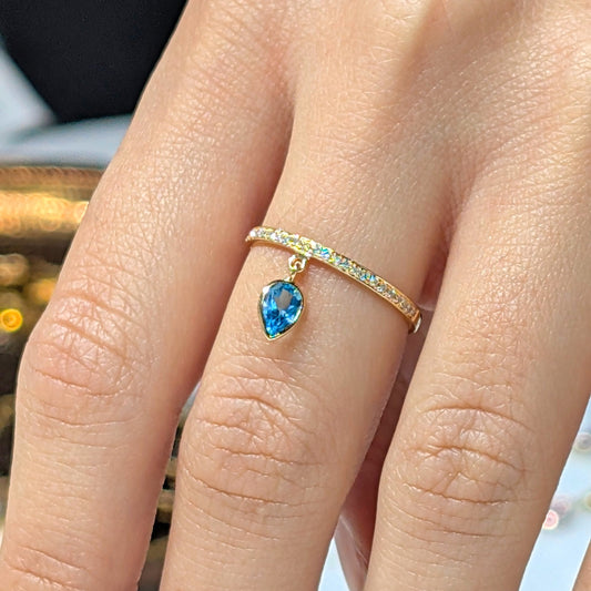 Azure Drop – 18K Blue Topaz & Diamond Ring