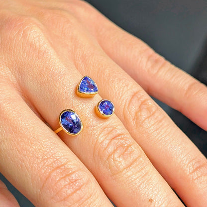Tanzanite Trinity – 18K Tanzanite Ring